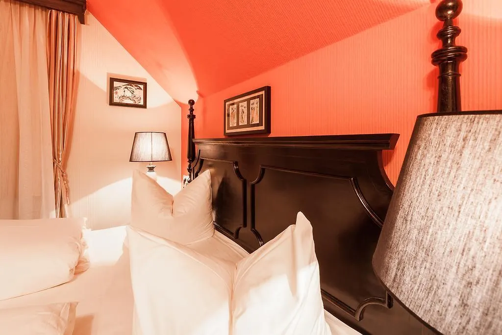 Hotel Aviv Дрезден