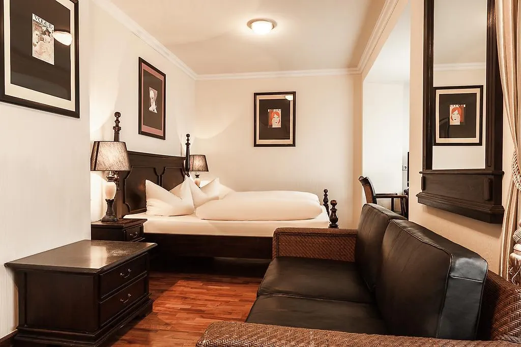 ***  Hotel Aviv Дрезден Германия