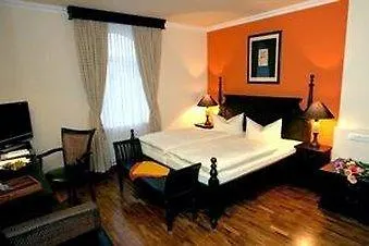 Hotel Aviv Дрезден